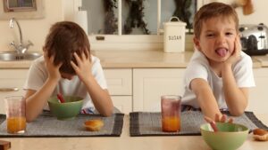 Αυτισμός και τροφική επιλεκτικότητα, picky eater, αυτισμός, επιλεκτική σίτιση, δυσκολία στο φαγητό,